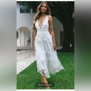 Selfie Leslie SHERI V-NECKLINE EMBELLISHED MIDI DRESS WHITE XS